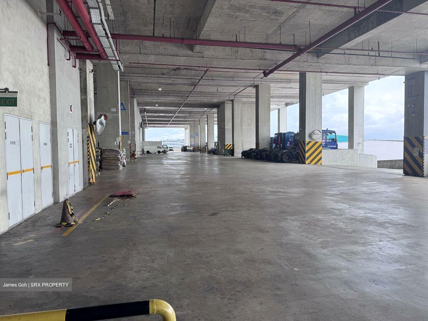 Pandan Road (D22), Warehouse #500806371